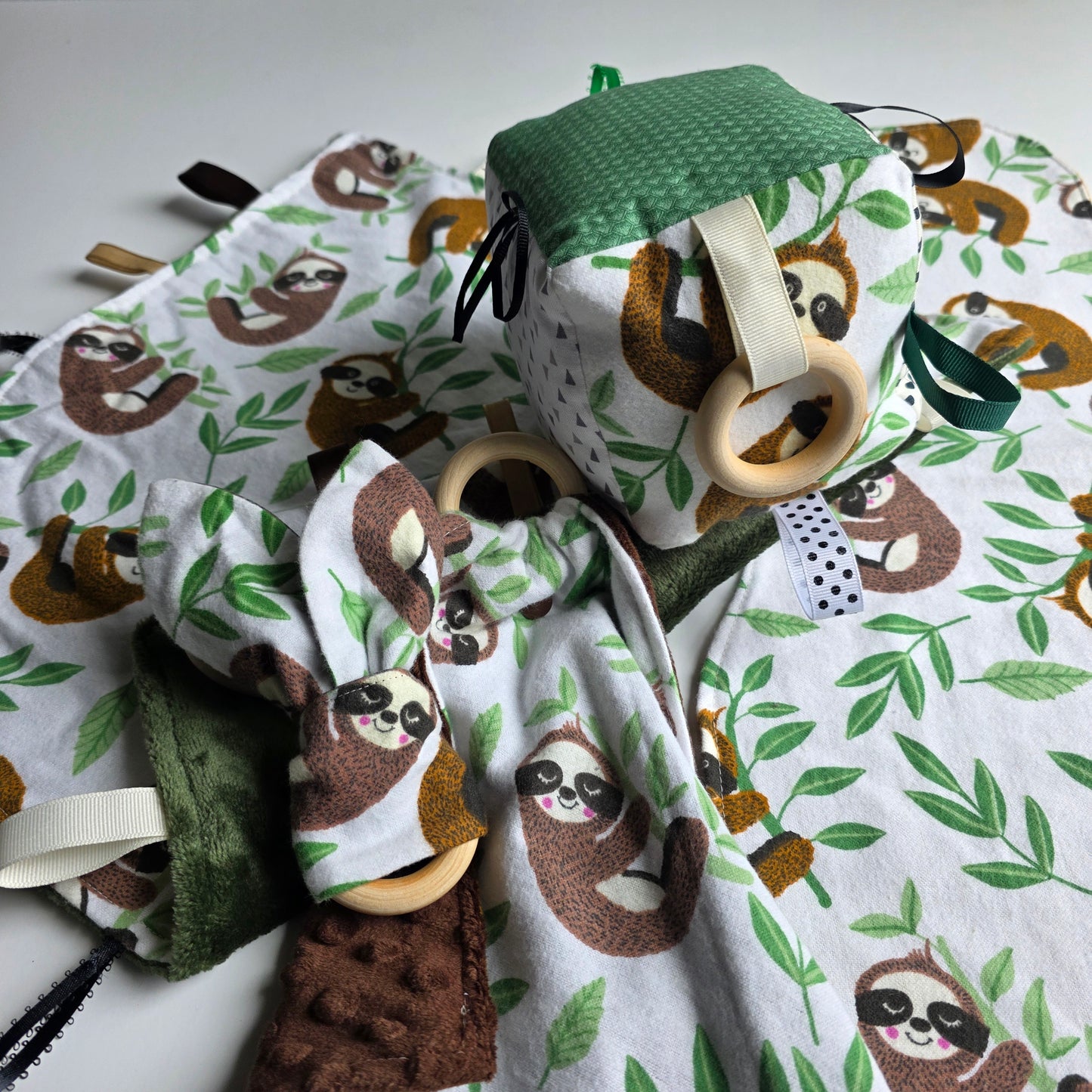 Baby Gift Set | Hanging Around