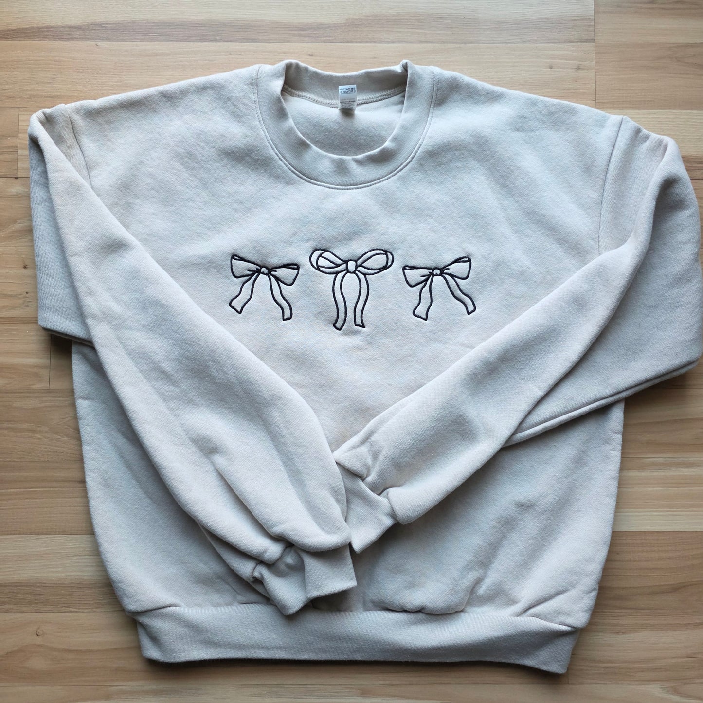 Crewneck Sweatshirt | Cropped Bow