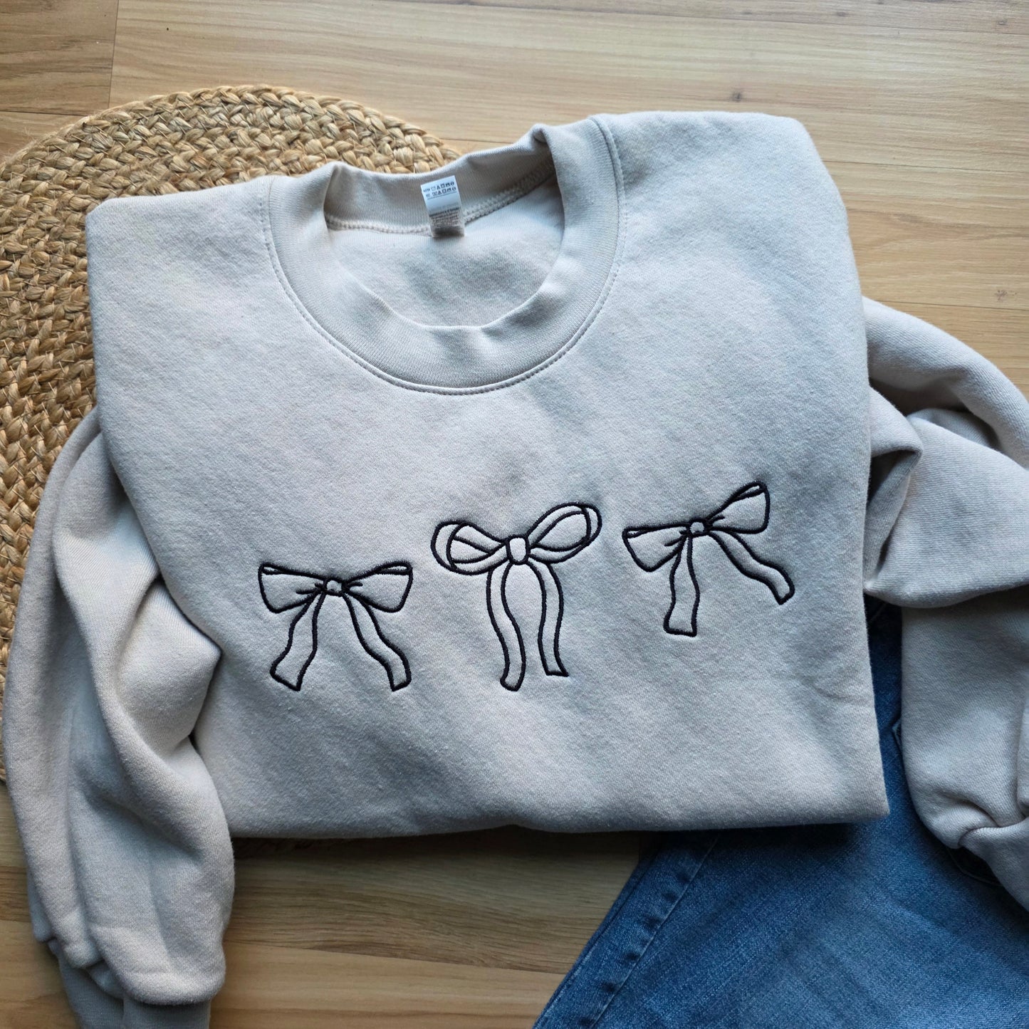 Crewneck Sweatshirt | Cropped Bow