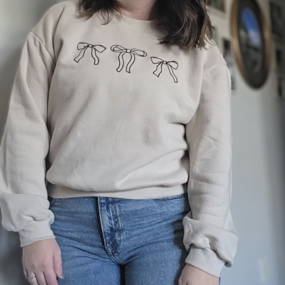 Crewneck Sweatshirt | Cropped Bow
